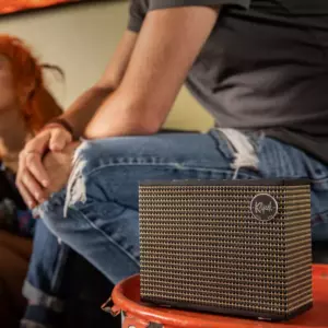 Klipsch_Heritage_Groove_Lifestyle